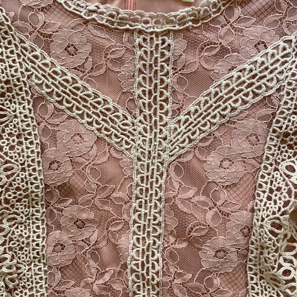 Pink Lace Blouse ✨ - Picture 2 of 9